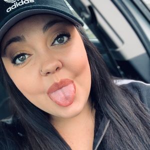 Meet your Posher, Nadia